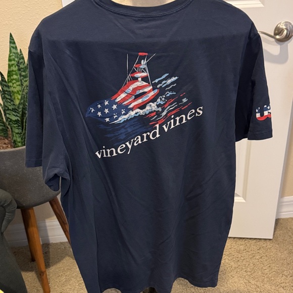 Vineyard Vines Men's Dark Blue Pocket Tee - Picture 4 of 7